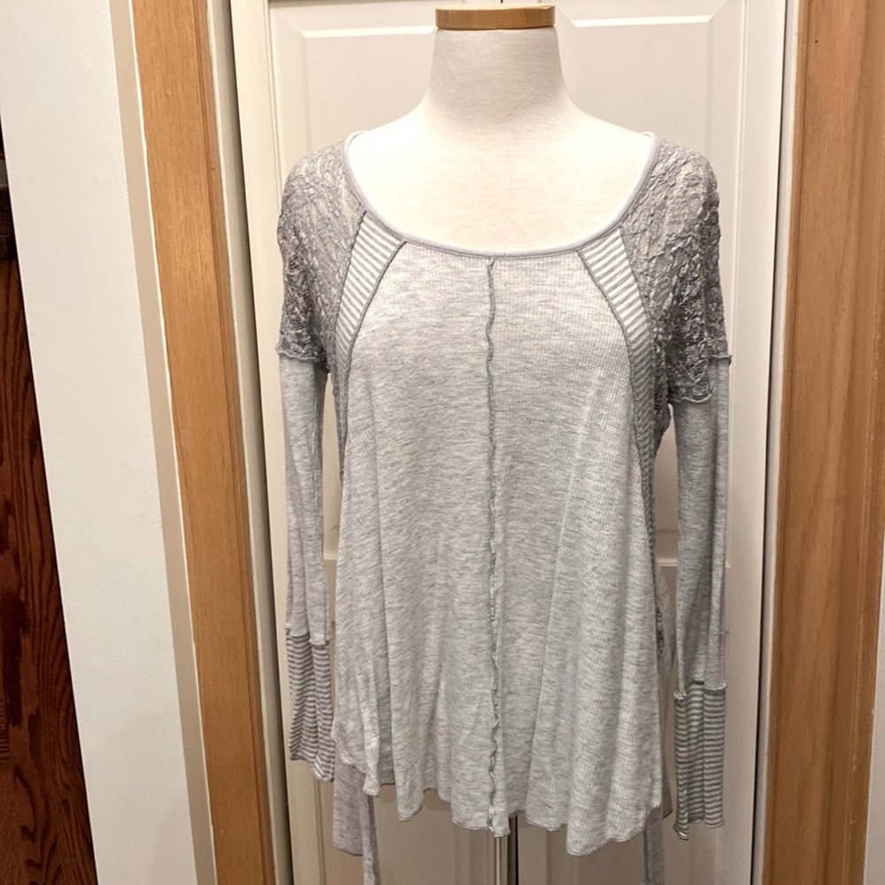 Soft, sexy, comfy hi low hem “tunic” top.